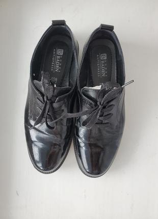 Baden shoes : черевики лаковані