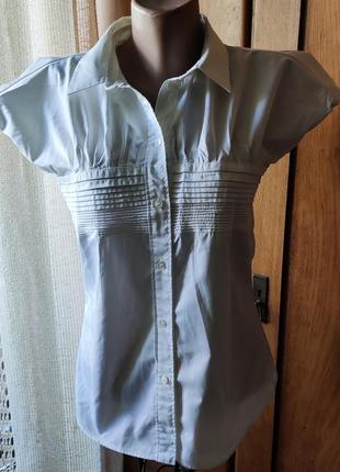 Чудова блуза від hugo boss. .розмір 34-36. котон