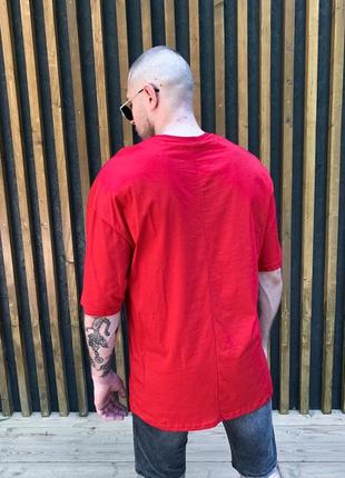 Мужская коттоновая оверсайз футболка с джокером в красном цвете3 фото