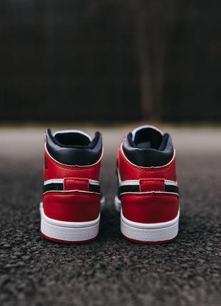 Дитячі кросівки jordan 1 red black8 фото