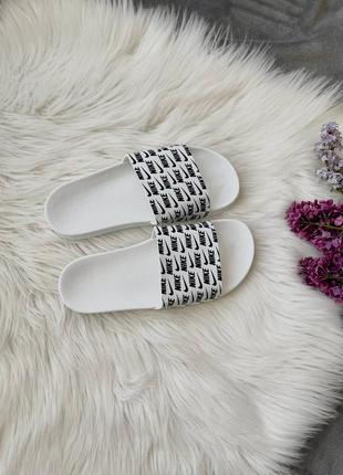 Шльопки nike slides small logo 'white'