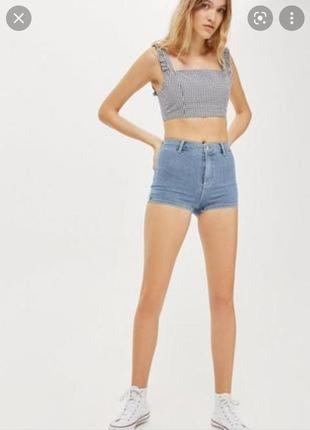 Джинсовые шорты  prettylittlething