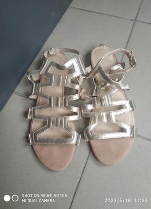 Босоножки,сандали guess р.40