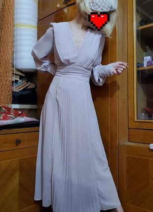 Пудровое сукню під вінтаж tfnc london вінтажне vintage