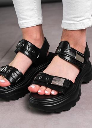 Жіночі босоніжки (сандалі) чорні на липучках літні на платформі,танкетці - жіноче взуття на літо 2022