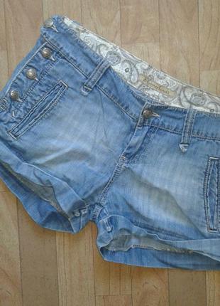 Джинсові шорти на літо