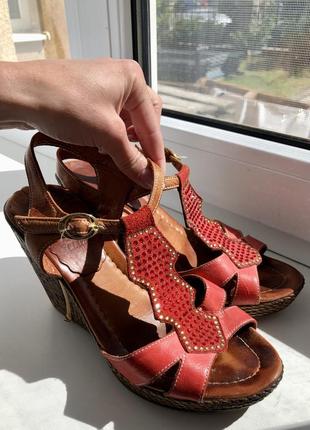 Босоніжки шкіряні