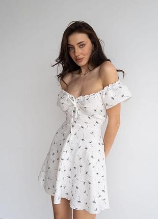 Легеньке коротке літнє плаття