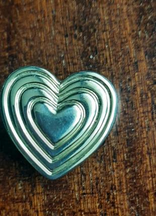 Брошка сердечко