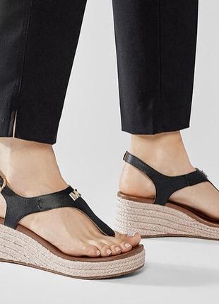 Кожаные босоножки через палец michael kors