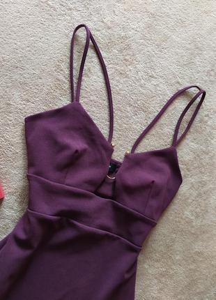 Эффектное сексуальное фиолетовое платье футляр с металлической вставкой на груди,шлейки подчёркивающие грудь4 фото