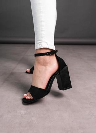 Стильные женские босоножки (туфли) на каблуке замшевые черные (черного цвета) летние - женская обувь на лето 20222 фото