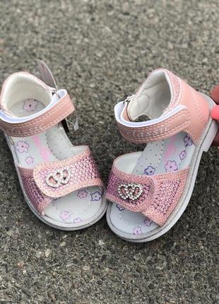 Босоніжки сандалі дитяче взуття босоніжки для дівчат