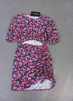 Платье с открытым животиком в размере m