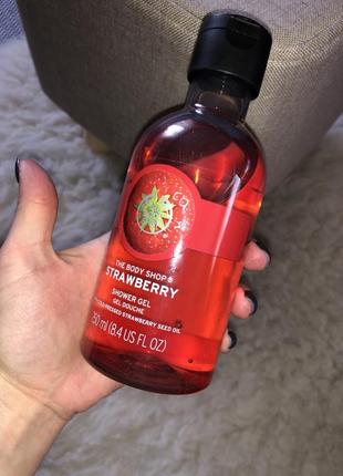 The body shop strawberry гель для душу полуничний полуниця2 фото