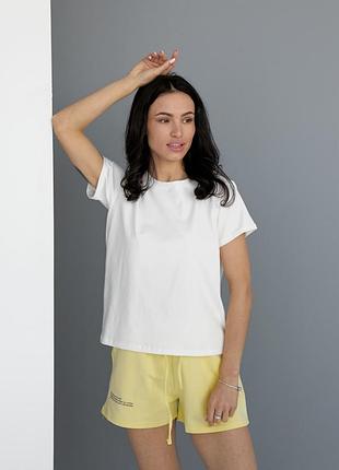 Базова футболка молочна. жіноча футболка. жіноча футболка молочна однотонна