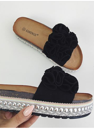 Невероятной красоты шлепанцы