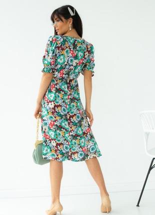 Цветочное платье-миди с короткими рукавами2 фото