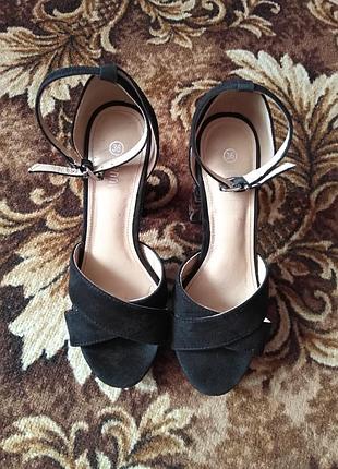 Яркі босоніжки jannyfairy