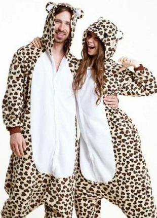 Пижама кигуруми для детей и взрослых леопард желтый | кенгуруми|1 фото