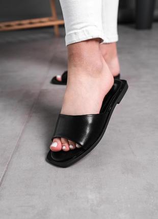 Жіночі шльопанці (шльопанці) чорні літні з квадратним носком на низькому ходу - жіноче взуття на літо 20223 фото