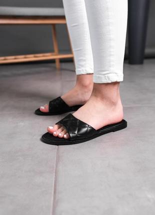 Жіночі шльопанці чорні літні плоскі (чорного кольору) - жіноче взуття на літо 20225 фото