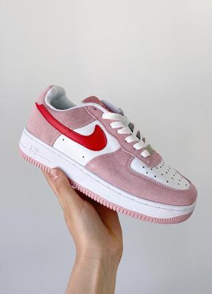 Nike air force 1 low white/pink новинка трендові жіночі яскраві рожеві кросівки найк форс весна літо осінь яскраві рожеві кросівки