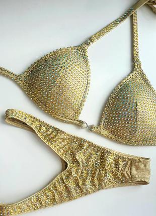 Купальник в стразах в стиле фитнес-бикини