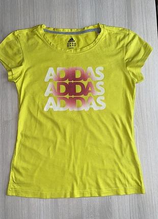 Футболка в лимонном цвете adidas раз.s-m