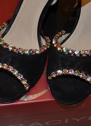 Босоніжки нарядні замшеві з камінням р. 39