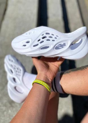 Тапочки adidas yeezy foam runner mineral white1 фото