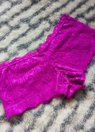 Яскраві мереживні трусики