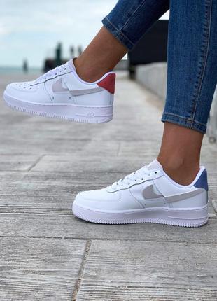 Жіночі кросівки nike air force 1 lx wmns white red blue / кросівки найк білі