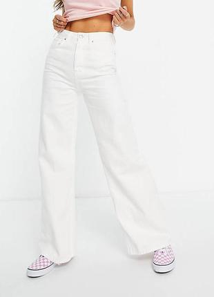 Белоснежные джинсы клеш stradivarius2 фото