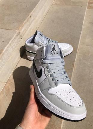 Женские кроссовки nike air jordan 1 light grey white 36-37-38-39-40-415 фото