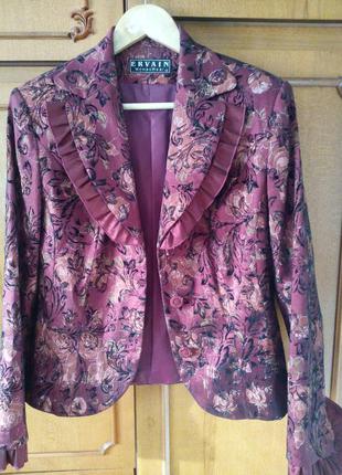 Жіночий костюм ошатний р 42 піджак спідниця з рюшами