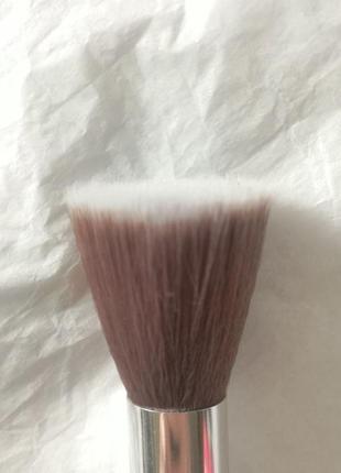 Sunshade minerals flat top кисть для пудры/румян.4 фото