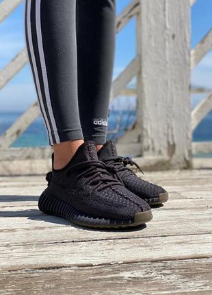 Жіночі кросівки adidas yeezy boost 350 black cinder рефлективна смужка3 фото