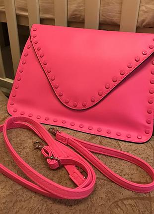 Яскрава літня сумка клатч bershka