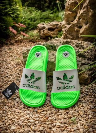 Жіночі шльопанці adidas салатові з білим