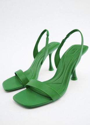 Босоножки zara