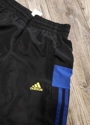 Спортивні шорти adidas з карманами2 фото