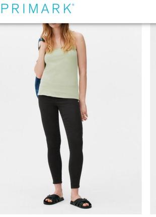 Джинси скінні