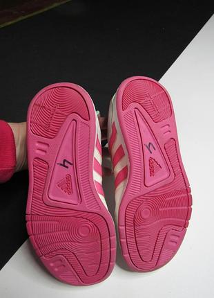 Продам кросівки adidas 5