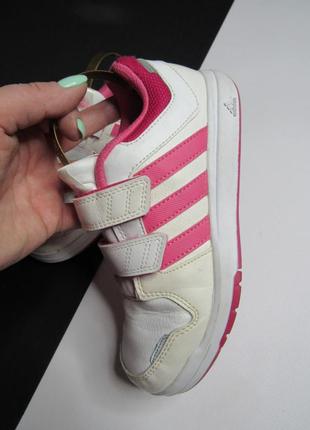 Продам кросівки adidas 8