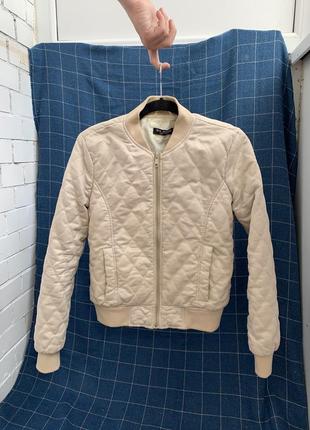 Бомбер бежевий