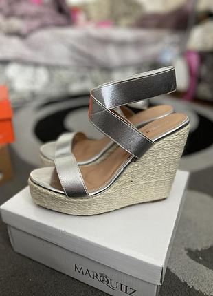 Дуже круті босоніжки🤍