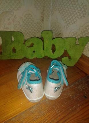 Блискучі пінетки вишивка туфлі з бантиком капці на липучці квіточки розпродажу!