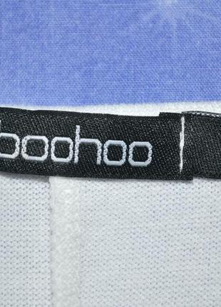 Оригинальная белая блуза boohoo с открытыми плечами5 фото