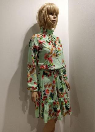 Салатова квіткова сукня з софту4 фото